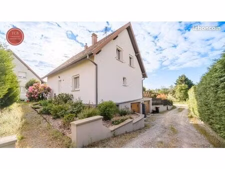 propriété 6 pièces 121 m²