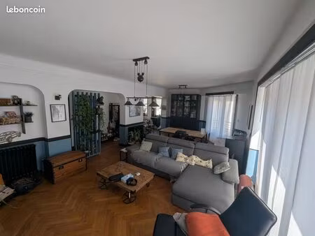 grand appartement avec terrasse