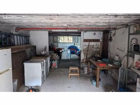 garage 45m² idéal pour stockage