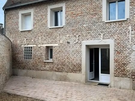 loue maison de ville mitoyenne