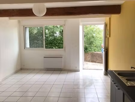 location maison village