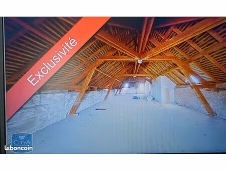 grand espace sous charpente 85m2 centre historique sarlat