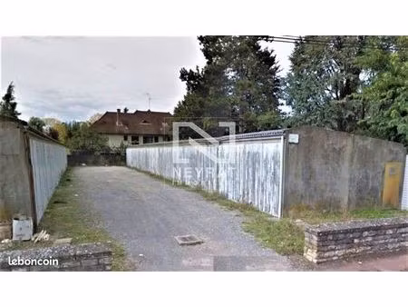 garage/box champforgeuil