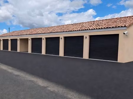 garde meuble 18 m2 40 m3 box stockage garage vidéosurveillance