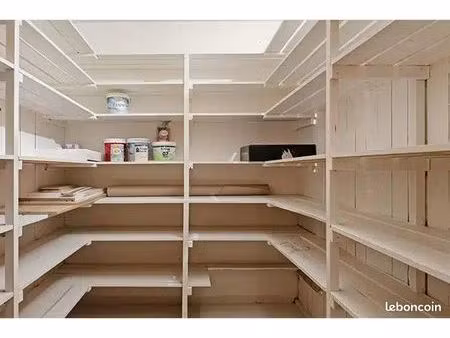recherche cave sèche et propre pour stockage linge – centre-ville ou vieille ville de ment