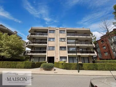 bureaux à louer à rue de la cambre 22c woluwe-saint-lambert (vbe25698)