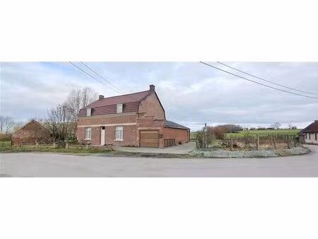 villa à louer avec garage et 4 chambres   velaines (vbe25726)