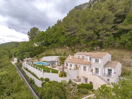 maison 8 pièces - 265 m²