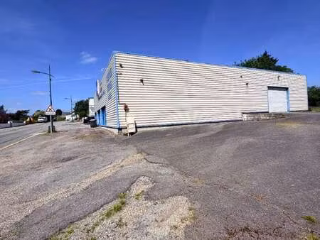 vente bureaux et commerces à baud (56150) : à vendre / 550m² baud