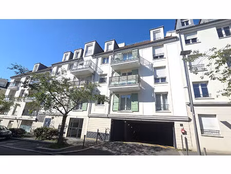 houilles**appartement 3 pièces avec balcon et parking ? plein centre-ville et proche gare
