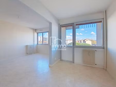 à vendre à bourg-en-bresse - studio 33.5 m² - balcon & parking privatif