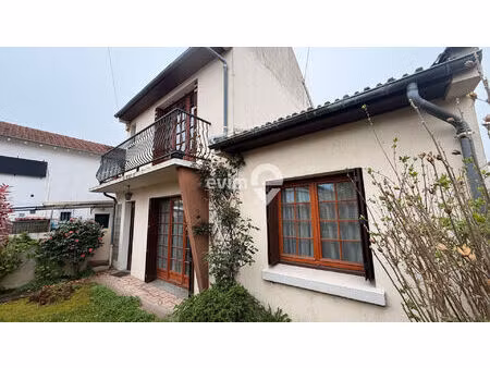 maison avec fort potentiel aux coteaux  jardin sans vis-à-vis et dépendance !