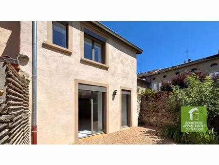 maison en plein centre de crémieu entièrement rénové
