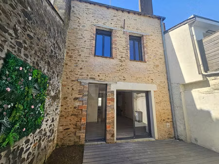 maison rénovée centre ville quelaines saint gault 5 pièce(s) 110 m2