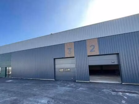 vente local d’activités petit couronne 76650 424m²