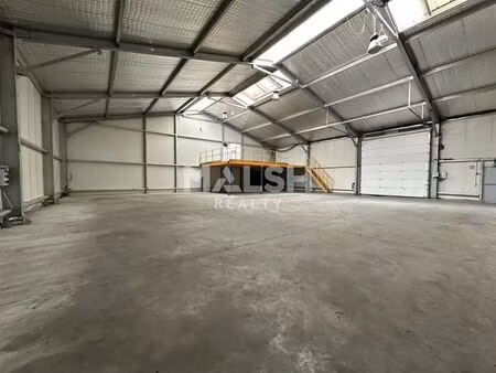 vente local d'activités 1 497 m²