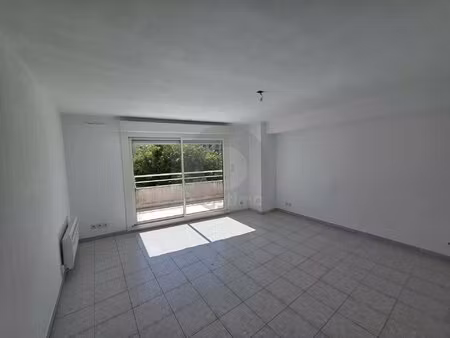 appartement deux pieces terrasse menton proche carnoles
