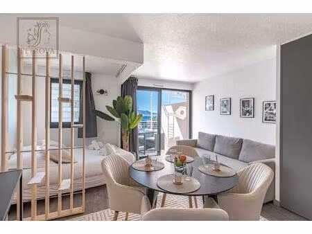 a vendre en exclusivite - studio avec terrasse et vue mer- cannes le suquet