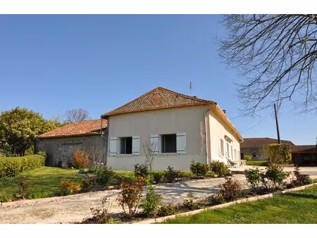 maison de 120 m² de 3 chambres avec grange de 220m² et jardin de 7830 m²
