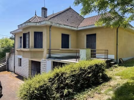grande maison à pied des commodités et des écoles