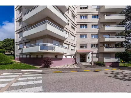 location appartement 3 pièces 77 m2 à belley