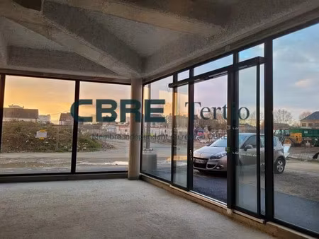 location commerce tours 226 m²