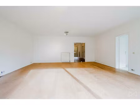 appartement te huur in sint-pieters-woluwe met 3 slaapkamers