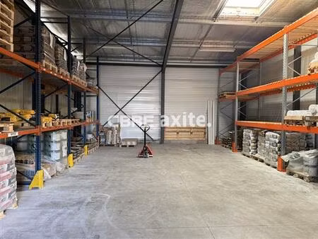location commerce challes-les-eaux 698 m²