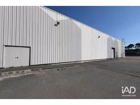à louer local commercial 1 273 m² – 17 276 € |gujan-mestras