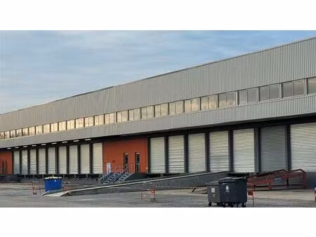location local d'activités le petit quevilly 4 445 m²