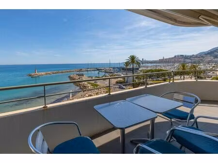 menton garavan  bord de mer immeuble récent
