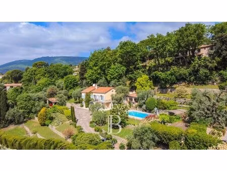villa  chateauneuf-grasse  vue mer  piscine
