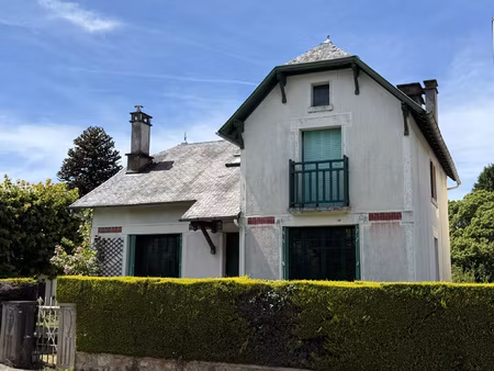maison de caractere proche commerces