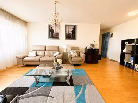 appartement de 4 pièces de luxe en vente à courbevoie  île-de-france