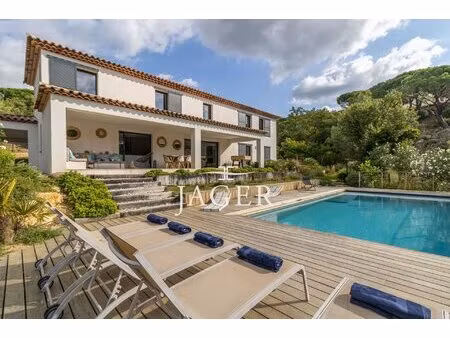 villa récente au calme proche du village 5 chambres