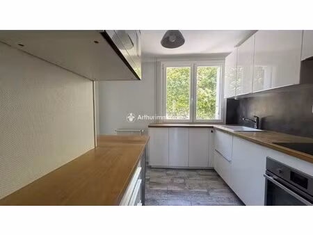 bel appartement 4 pièces de 79 m² à millau