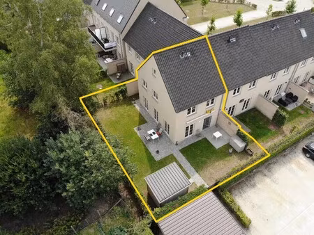 prachtige en ruime eengezinswoning met parkeerplaats en garage in het centrum van lichterv
