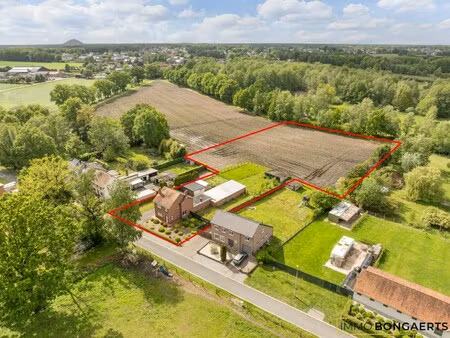 rustig gelegen woning op uitzonderlijk perceel van 7.700 m²