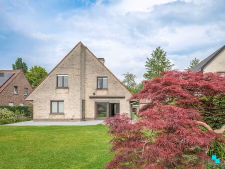 uitzonderlijk ruime villa in rustige woonwijk