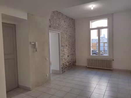 location appartement 3 pièces 45 m² à les matelles (34270)