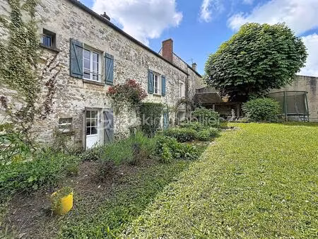 corps de ferme de 200 m² à ableiges