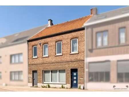 ruime rijwoning met tal van mogelijkheden op een perceel van ca. 3a56ca in leopoldsburg