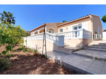vente maison 4 pièces 100 m² fréjus (83600)