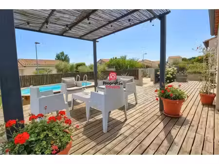 maison 3 chambres 92 m² de plain pied avec piscine à vacquieres