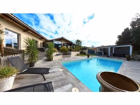 charmante villa moderne avec piscine  jardin et accès à un ruisseau laurens