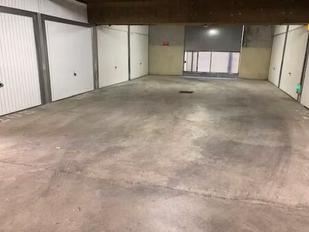 location parking brignoles 83170