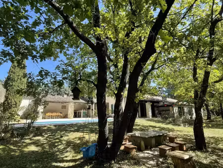 maison familiale sur parcelle arborée de 5 402 m²