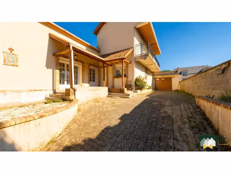 maison avec grand garage et terrasse - luce