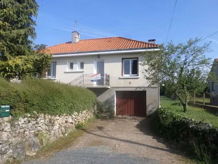 vente maison 4 pièces 83 m2 à lussac-les-châteaux