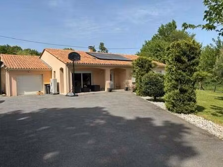 maison terrasson lavilledieu 6 pièce(s) 137 m2
